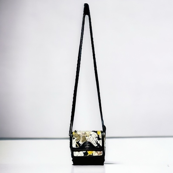 🌻Vera Bradley "Patricia" Crossbody in Dogwood with Leather Trim - Picture 2 of 11